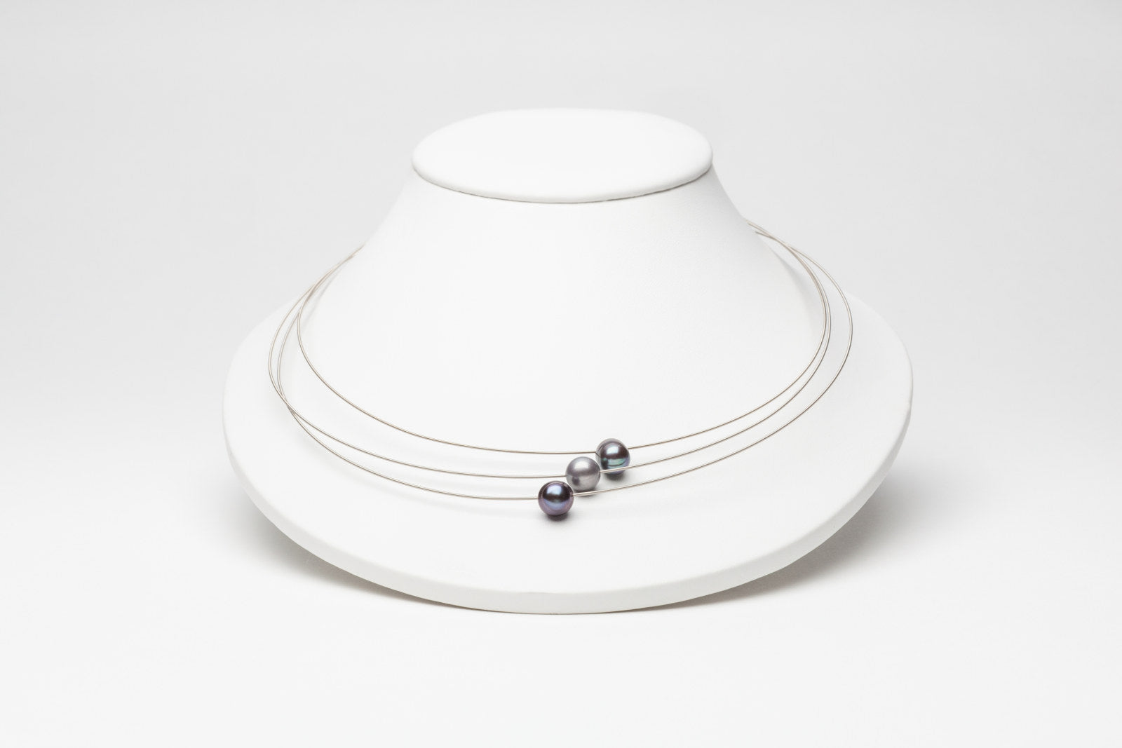 LB Organic Necklaces Triple Strand - Black Pearls