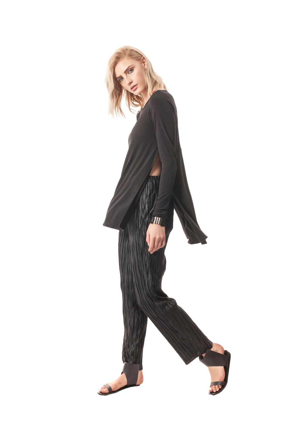  Black Single-Layer Side-Slit Tunic With Long Sleeves