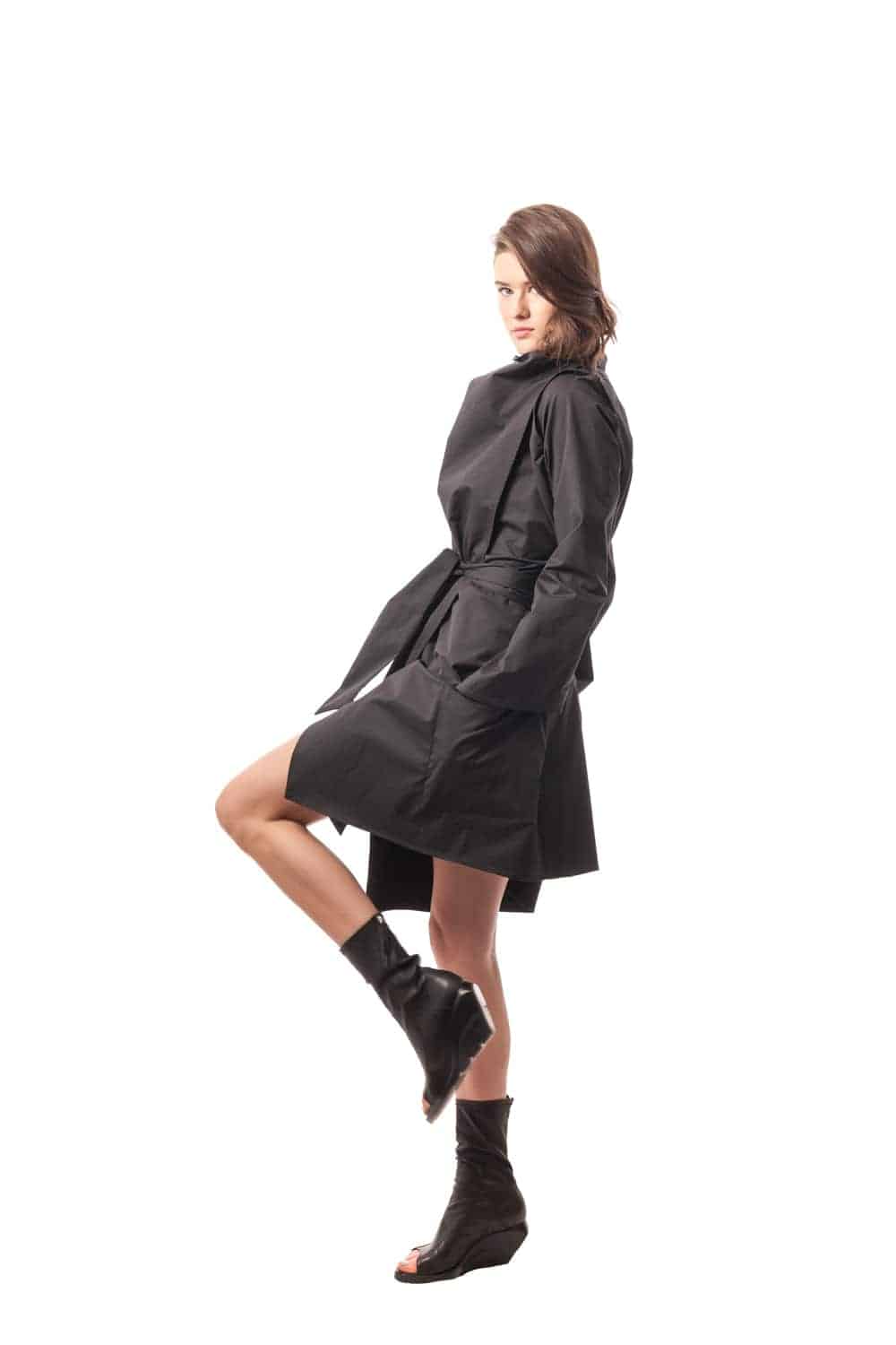 Black Villa Cimbrone Convertible Trench Jacket/Vest. A Japanese inspired convertible trench coat.