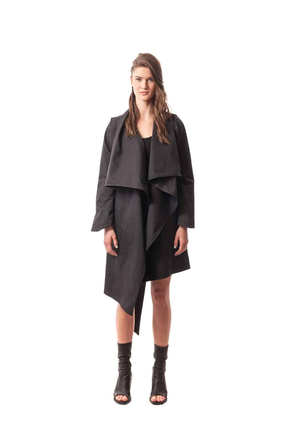 Black Villa Cimbrone Convertible Trench Jacket/Vest. A Japanese inspired convertible trench coat.