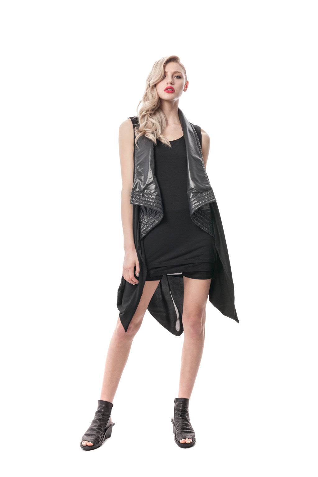 Black Keshi Vest, 100% viscose